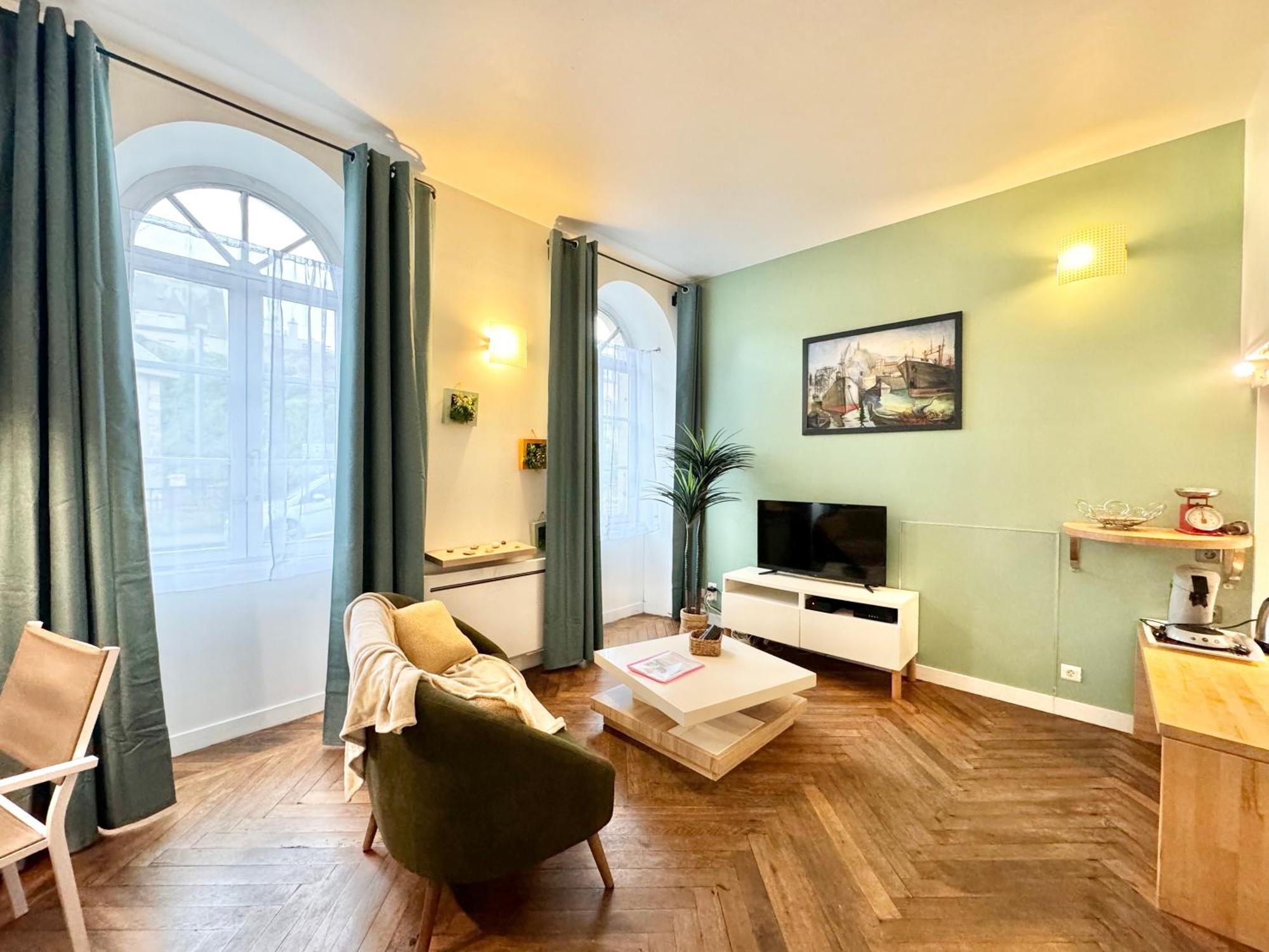 Le Noir Bois Et Blanc - Studio - Wifi - Centre Ville - Entree Autonome Quimper Zewnętrze zdjęcie