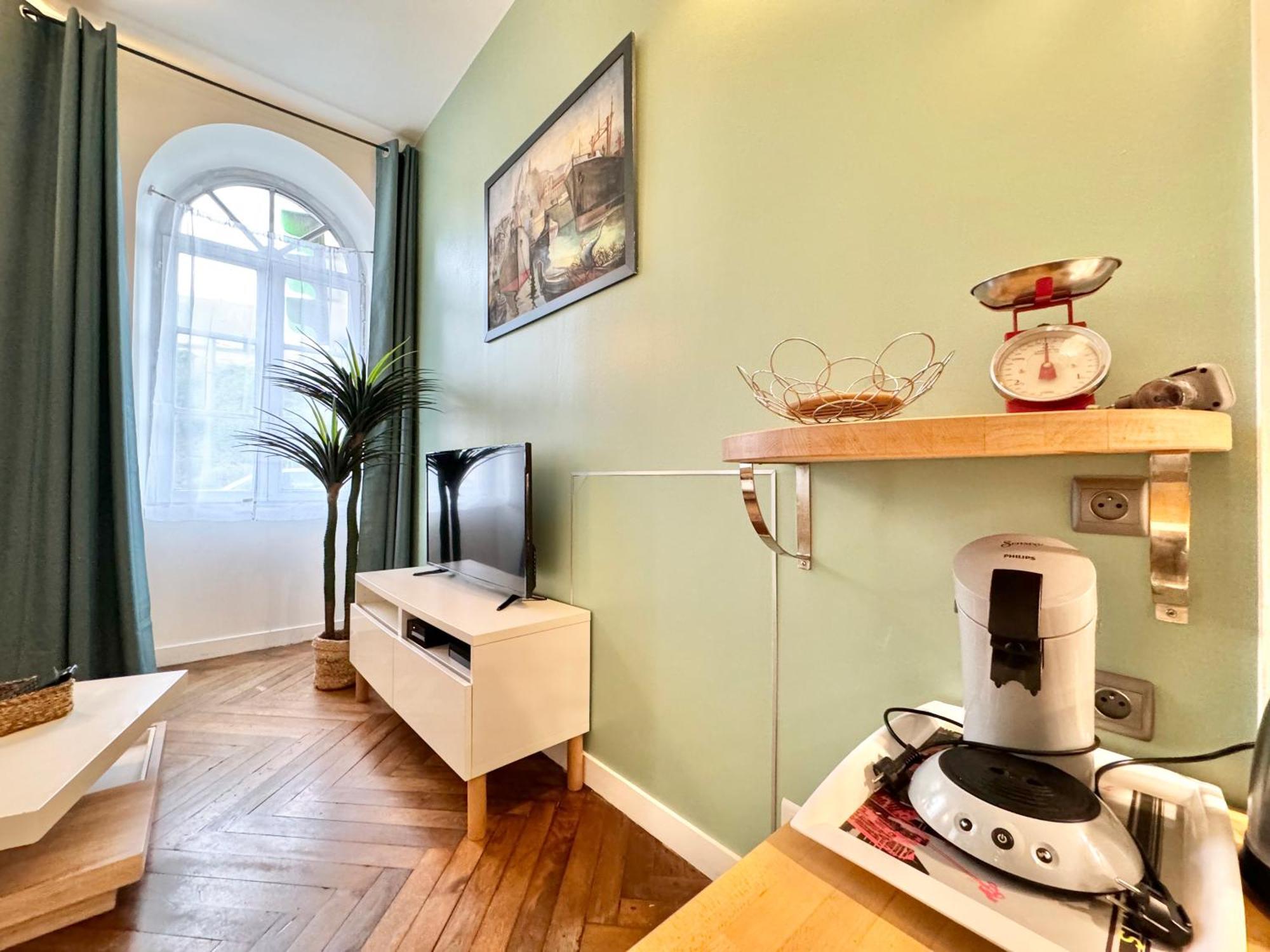 Le Noir Bois Et Blanc - Studio - Wifi - Centre Ville - Entree Autonome Quimper Zewnętrze zdjęcie