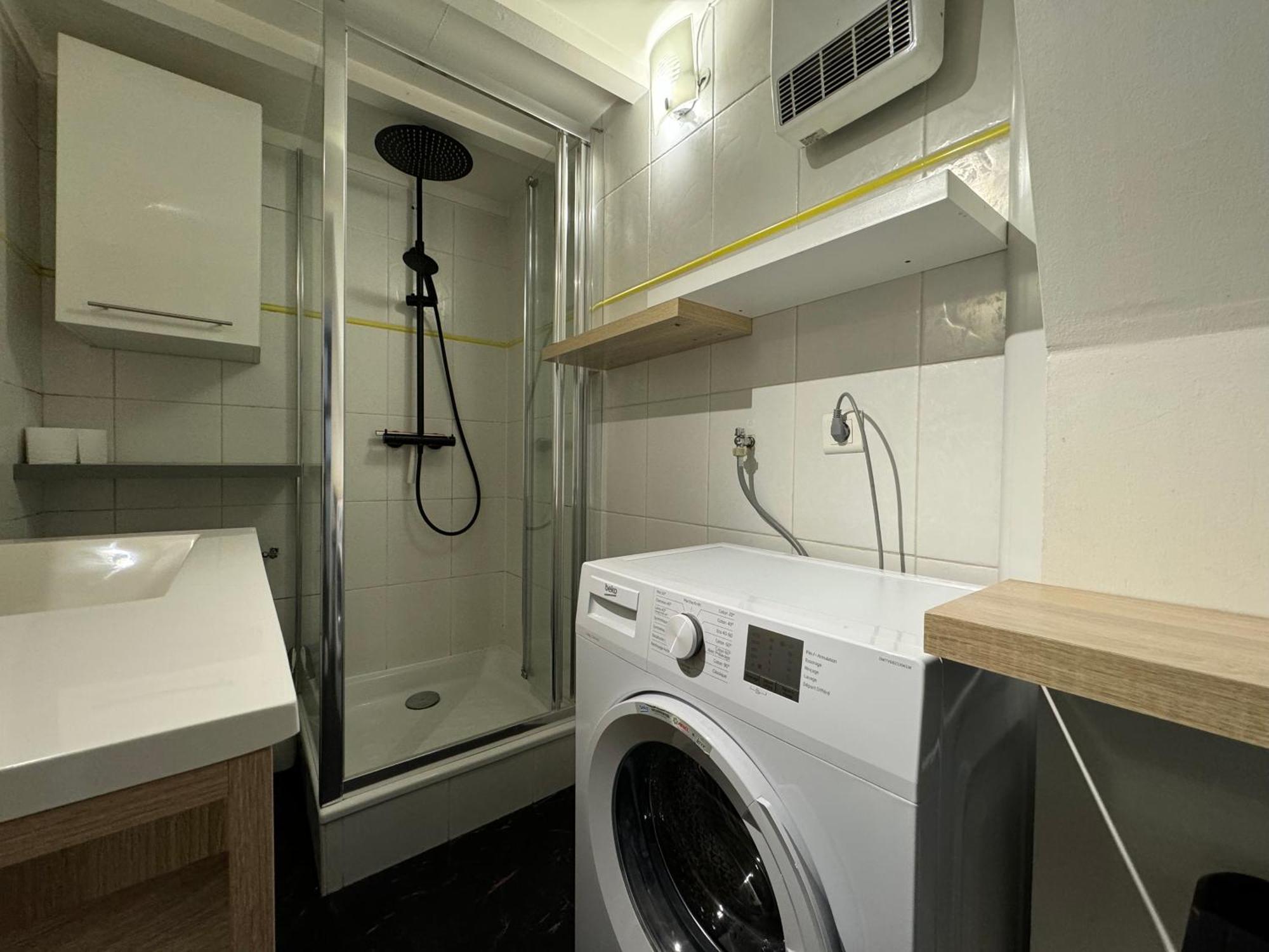 Le Noir Bois Et Blanc - Studio - Wifi - Centre Ville - Entree Autonome Quimper Zewnętrze zdjęcie